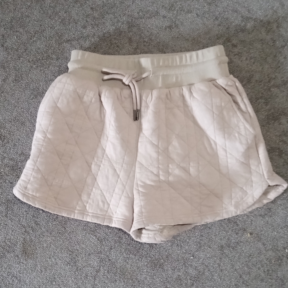 Entro Beige Quilted Athletic Shorts